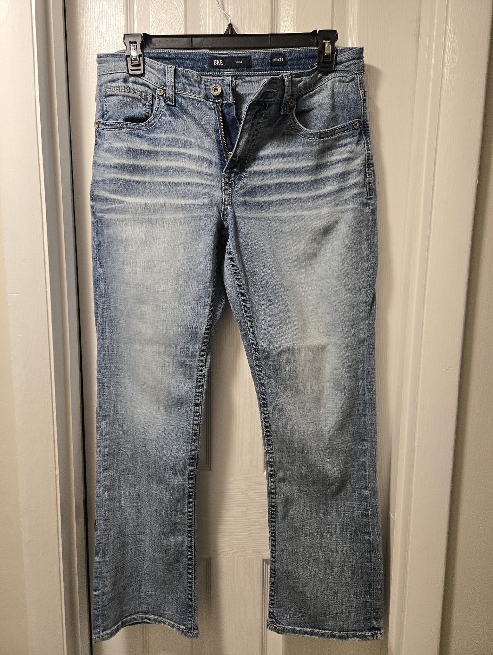 Buckle Men's BKE Tyler Light Wash Wide Leg Stretchy Jeans 32x32